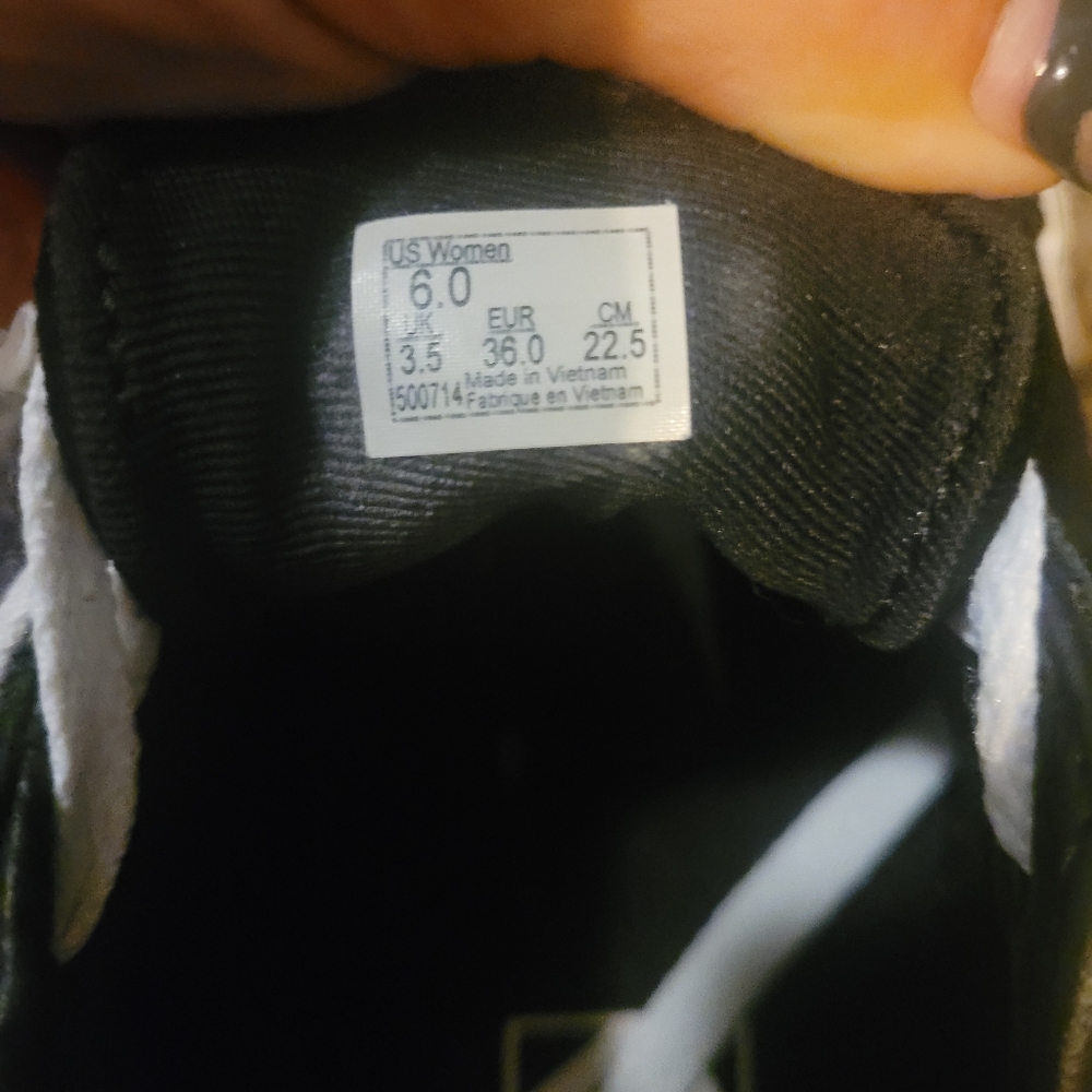 Vans - Picture 3 of 3